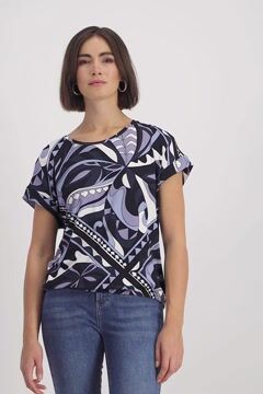 T-shirt with an ornamental pattern