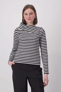 Shirt with striped pattern